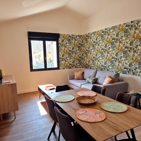 Apartment Spacieux T3, Charles Trenet *